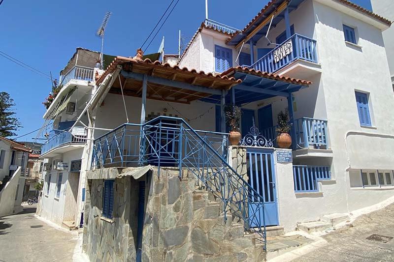 Nikos Rooms And Studios Poros Town 外观 照片